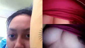 Nemu Cewek Di Ometv, Dia Sengaja Buka-buka Susu Gede Banget, Bikin Ngaceng.