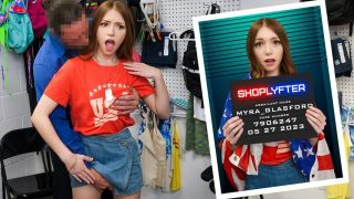 Tukang Ngutil Cantik Ketahuan Pas Nyolong Baju Seksi Di Toko, Langsung Digebukin Sama Satpam Sambil Ngerogoh-ngerogoh Badan