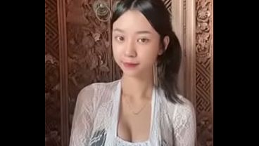 Sindi, Si Pelacur Kelas Atas Yang Bikin Lidah Kering Dan Selangkangan Basah.