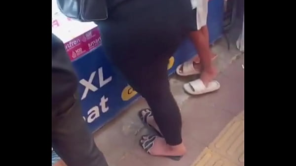 Ngentot Sama Ibu-ibu Tetangga Di Warung Sembari Belanja
