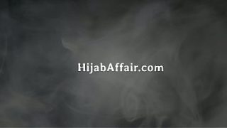 Ibu Tiri Arab Kira Kontolku Lampu, Sampai Ujungnya Basah Kena Liur.