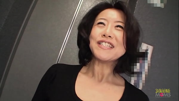Wanita Asia Matang Tak Sabar Untuk Memuaskan Diri Dengan Segala Mainan Seks Di Vaginanya Yang Basah