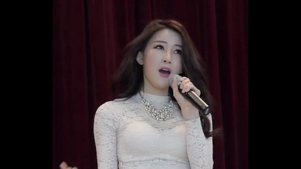 Korea Cewek Seksi Bikin Meleleh, Goyangannya Bikin Ngilu Di Perut.