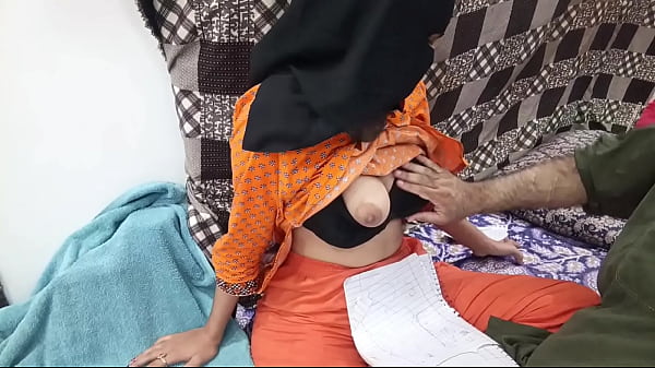 Cewek Mahasiswi Pakistan Pake Hijab Digebukin Guru Lesnya Di Kamar Kos