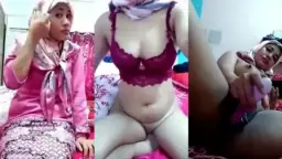 Yani Hijab Buka Dada Siap Tembak