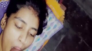 Aku Ngegemesin Kontol Gede Pacarku Buat Pertama Kali, Trus Diancek-ancek Sampe Mampus.