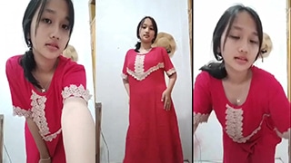 Nadia Budak Daster Merah Bikin Ngaceng