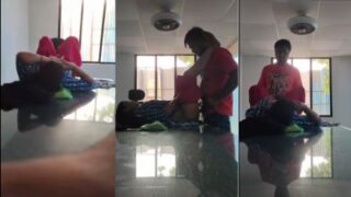 Video Mesum Di Kantor, Pria Ngewe Temen Kerja Di Atas Meja, Bikin Basah Semua.