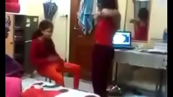 Funny Di Hostel, Bikin Basah Malam-malam Sambil Ngomongin Hindi.