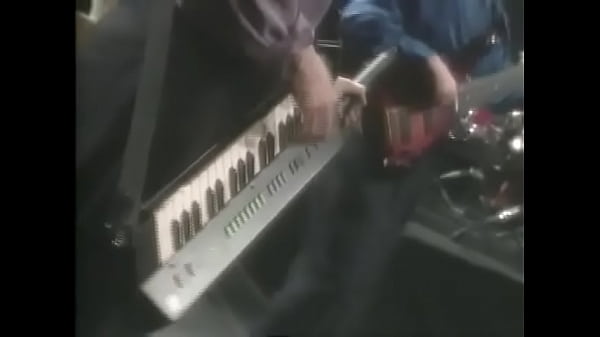 Duelo Goyang Cewek Jazz, Paha Terbuka, Goyangannya Bikin Makin Panas.