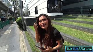 Payudara Montok Tubuh Mungil, Ibu Thailand Nakal Ngewe Nafsu Sama Bule