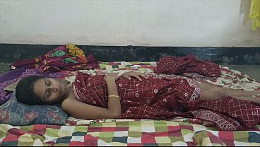 Desi Bhabhi Ke Padosi Ne Garmi Se Chod Diya, Muh Khol Ke Chilla Rahi Thi