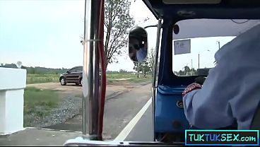 Ibu-ibu Thailand Amatir Digondol Dari Pinggir Jalan Buat Jalan-jalan Nakal.