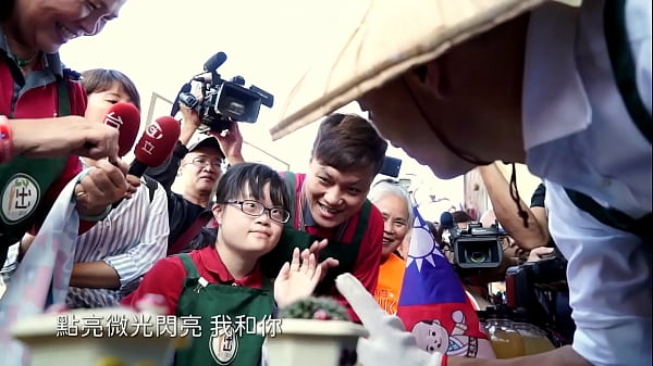 韓國瑜官方頻道點亮微光mv，濕到爆的深夜呻吟聲讓你腿軟