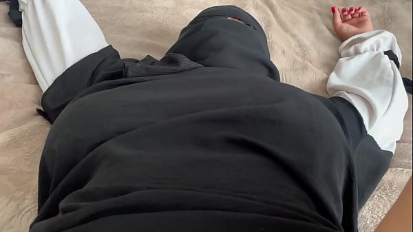 Pembantu Arab Bikin Kliennya Tegang, Pamer Memek Sempit Dan Toket Gede Yang Bikin Ngiler.