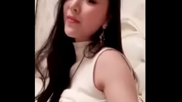 Cewek Indonesia Lagi Sibuk Mainin Memek Sendiri Sampe Basah Kuyup.