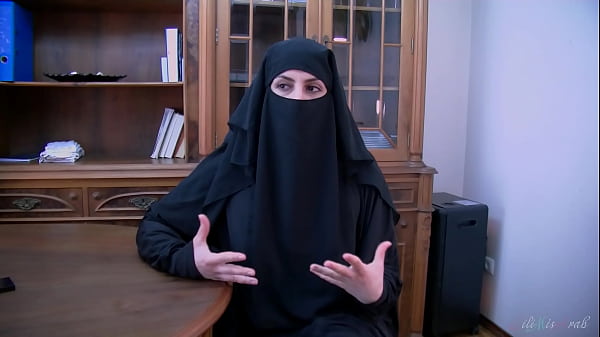 Kesepakatan Abad Ini Dan Ciuman Mesum Dari Pelacur Berhijab Arab Untuk Menutupnya – Lilimissarab