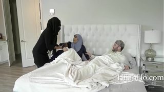 Remaja Hijab Yang Dihamili – Violet Myers