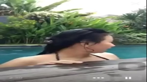 Ngentot Di Kolam Renang Pas Live Streaming
