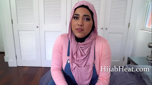 Gemuk Arab Stepsis Bikin Gue Ngarep Hummus, Tapi Yang Pengen Dicolek Bukan Itu
