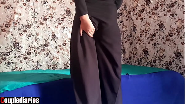 Istri Berhijab Arab Lagi Sange, Dia Telepon Selingkuhannya.