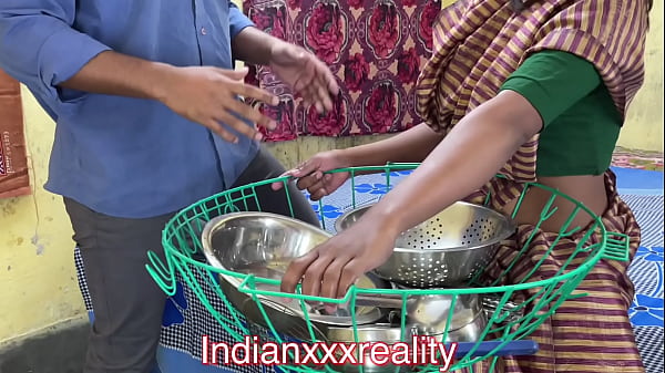Nonton Bokep India Terbaik Sepanjang Masa, Keluarga Tiri Desi, Suara Hindi Jelas Bikin Makin Greget.