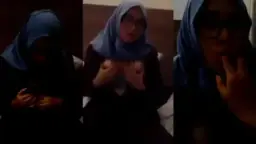 Jilboobs Mainin Memek Sendiri Di Depan Suami Biar Makin Liarnya.
