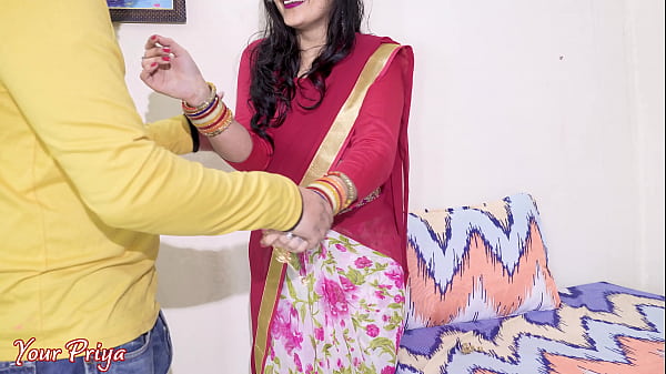 Desi Bhabhi, Kontol Digebukin Dalem-dalem Abis Ngewe Mulut, Video Bokep Hindi Panas.