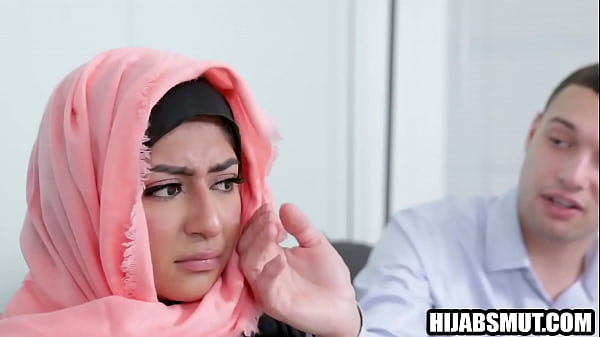 Gadis Hijab Terpaksa Digenjot Bule Amerika Sampai Meringis.