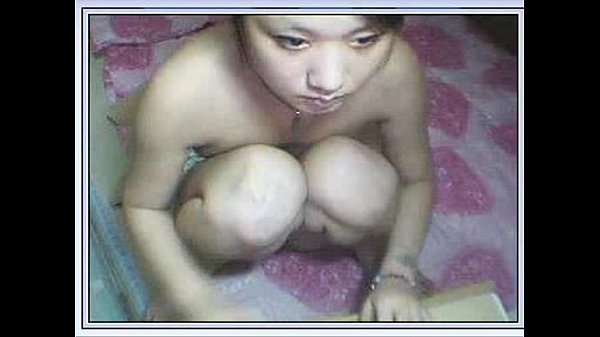 Gadis Cina Mungil Buka Kaki Di Depan Kamera, Siap Dimainin.
