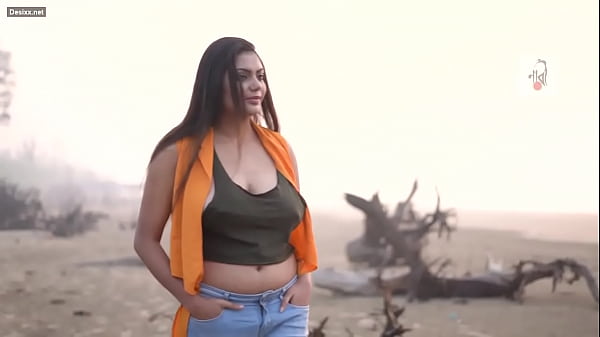 Foto Desi Cewek Seksi Pose Panas Bikin Horny