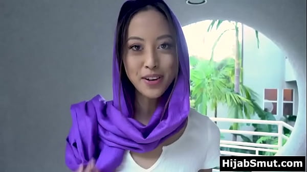 Gadis Muslim Horny Nggak Bisa Berhenti Mikirin Ngewe