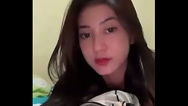 Cewek Indo Live Ig, Goyang Sambil Ngintipin Kontol