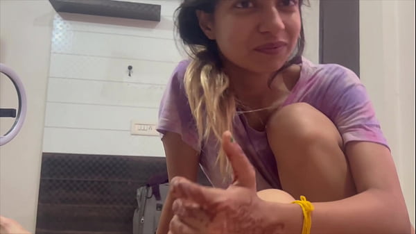 Desi Cewek Crot Di Tangan, Dimasukin Ke Pantat Sama Abang Tiri