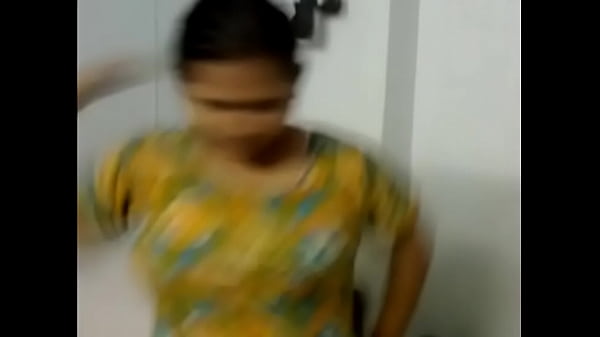 Desi Cewek Imut Abis Mandi, Basah-basah Bikin Ngiler