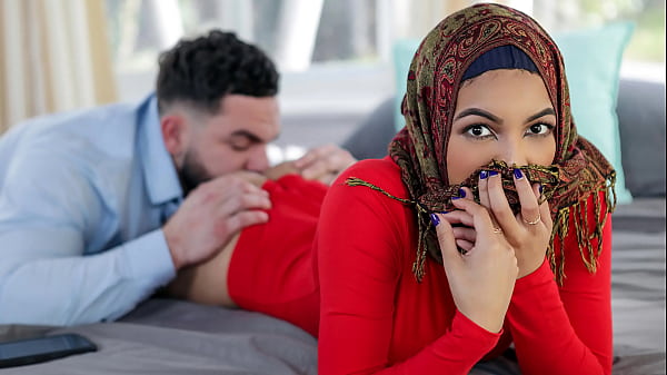 Kakak Tiri Mau Ngajarin Adik Tiri Berjilbabnya Beberapa Hal Sebelum Nikah – Nafsu Hijab.