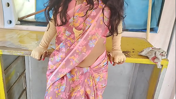কামওয়ালি বাই আর মালিকের গরম দেশি চুদাচুদি