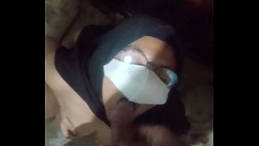 Cewek Indonesia Ngentot Di Kamar Mandi, Mulut Penuh Air Kencing Sambil Meraung Nikmat.