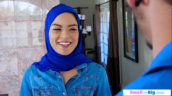 Gadis Arab Mungil Digebuk Dua Kontol Gede