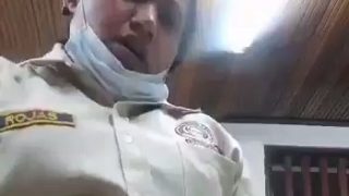 Tim Pencegah Corona, Ceweknya Colmemek Sendiri