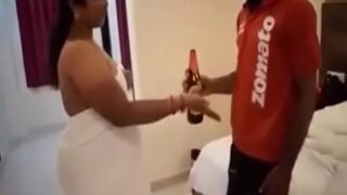 Video Mesum Tamil India: Tante Sama Kurir Ngewe Panas