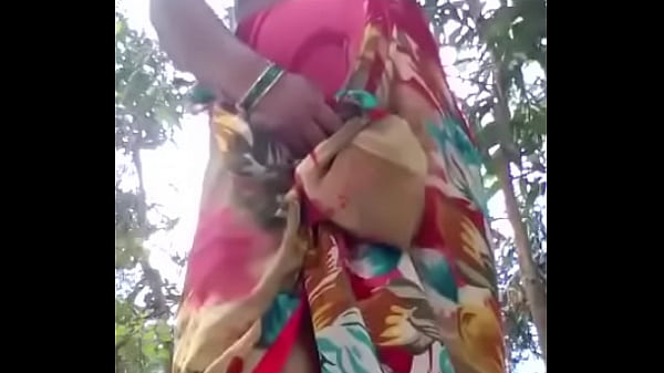 Desi Roshni Bhabhi Pamerin Semua Kontolnya Yang Basah Dan Montok