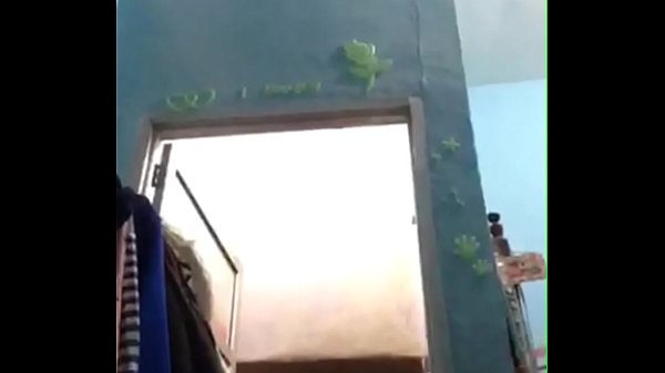 Gadis Indonesia Lagi Mandi Di Depan Kamera, Basah Dan Menggoda Banget.