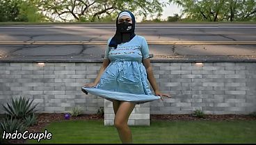 Hijab Mahasiswi Muslim Jogging Di Tempat Umum, Ngentot Bayar Demi Duit.