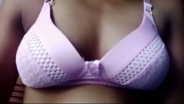 Malam Ini, Gadis India Panas Banget Siap Bikin Lo Meleleh.