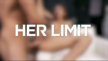 Cewek Asia Langsing Pake Lingerie Pink… Diminyaki Dan Dicocol Keras Di Pantatnya.