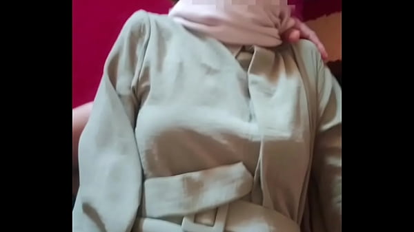 Saudari Tiri Hijab Digenjot Mesum Pas Momen Lebaran