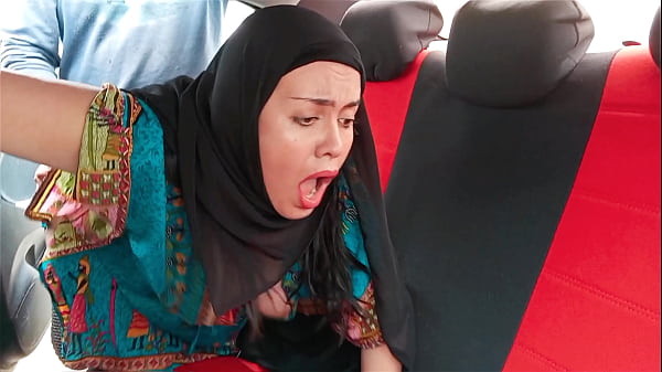 Ibu Tiri India Pakai Hijab Digenjot Di Mobil, Makin Seru.