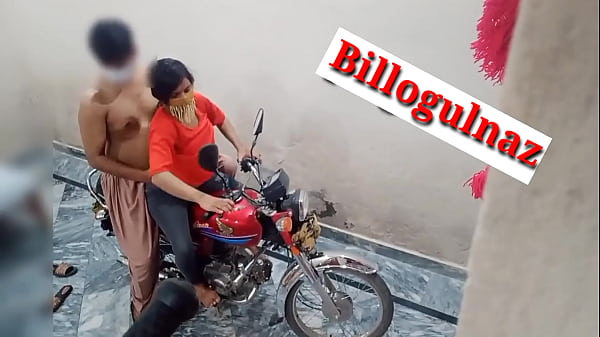Temenan Ngebut Naik Motor, Si Hot Xxx Digebukin Sambil Dengerin Audio Hindi